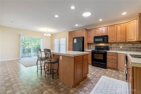 381 Englewood, Springfield, OH 45503 photo 6