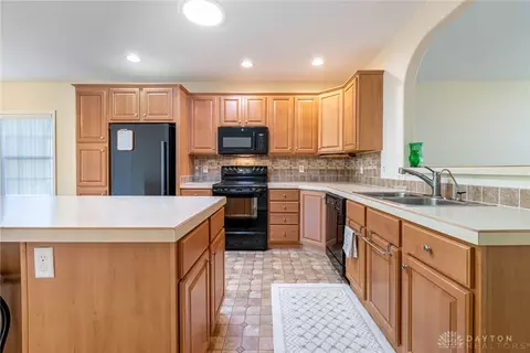 381 Englewood, Springfield, OH 45503 photo 12