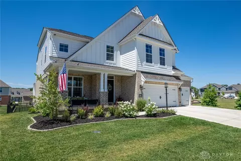 589 Twilight Ln, Sugarcreek Township, OH 45440