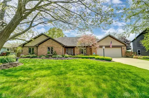 2552 Woodbluff Ln, Dayton, OH 45458