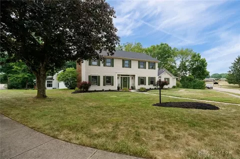 1765 Sugar Run Trl, Bellbrook, OH 45305