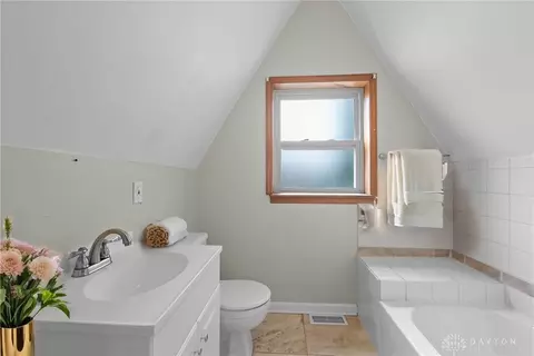 Bath - 3020 Aerial Ave, Kettering, OH 45429 photo 1 of 4
