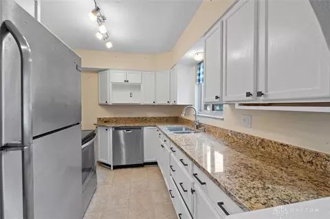 Kitchen - 3020 Aerial Ave, Kettering, OH 45429 photo 2 of 2