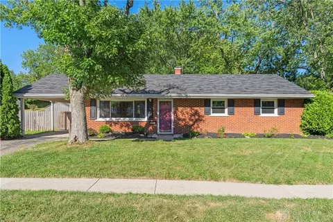 2808 Comanche Dr, Dayton, OH 45420