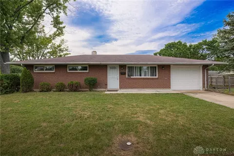 6001 Corsica Dr, Huber Heights, OH 45424