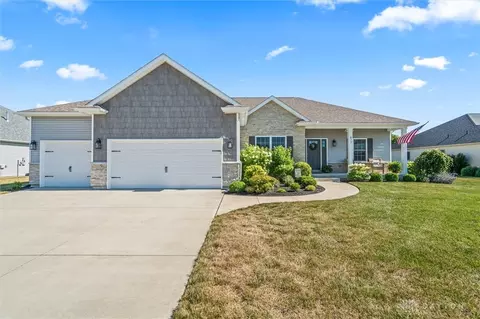 677 Whitechurch Way, Troy, OH 45373