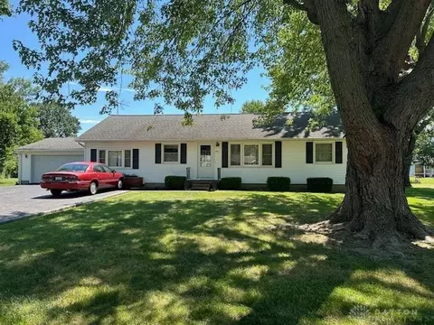 104 Leatherman Dr, Eaton, OH 45320