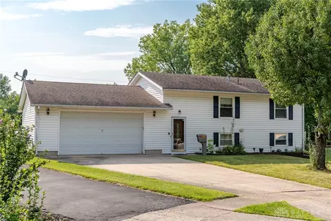 31 Sunnybrook Ct, Dayton, OH 45426