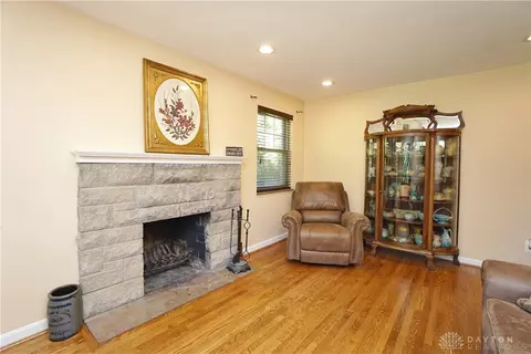 Living - 527 E Sharon Rd, Cincinnati, OH 45246 photo 3 of 3