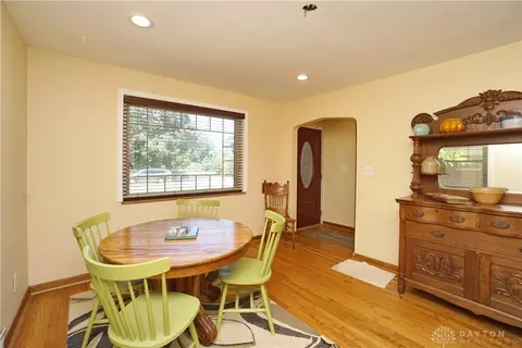 Dining - 527 E Sharon Rd, Cincinnati, OH 45246 photo 1 of 2