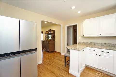 Kitchen - 527 E Sharon Rd, Cincinnati, OH 45246 photo 3 of 3