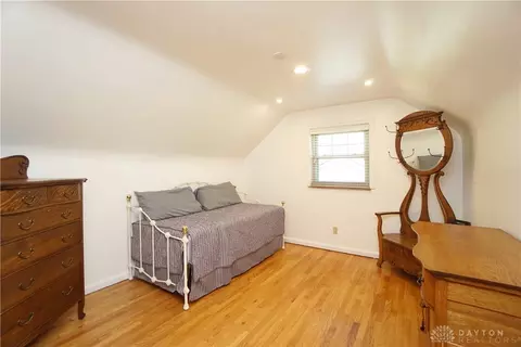 Bedroom - 527 E Sharon Rd, Cincinnati, OH 45246 photo 4 of 6