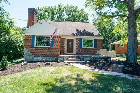 Exterior - 527 E Sharon Rd, Cincinnati, OH 45246 photo 1 of 8
