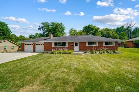 4207 Weller Dr, Bellbrook, OH 45305