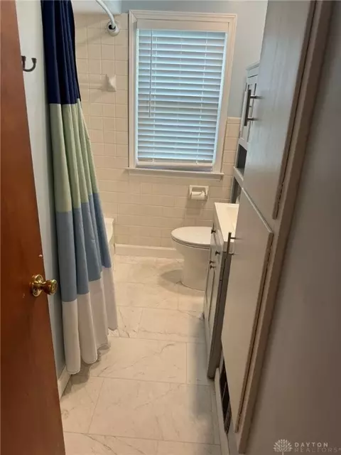 Bath - 2821 Hazel Ave, Dayton, OH 45420 photo 1 of 3