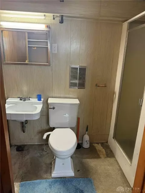 Bath - 2821 Hazel Ave, Dayton, OH 45420 photo 3 of 3