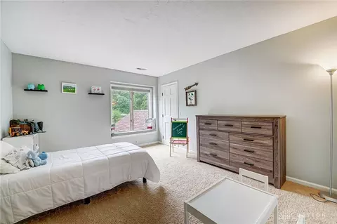 Bedroom - 447 Timberlea Trl, Kettering, OH 45429 photo 5 of 11
