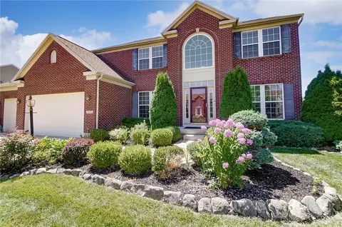 1933 N Red Robin Dr, Xenia, OH 45385