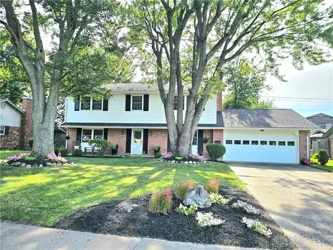 214 Tetbury Rd, Troy, OH 45373