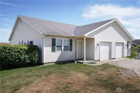 482 Oxford Dr, Lebanon, OH 45036