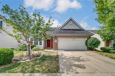 5262 Mallet Club Dr, Dayton, OH 45439