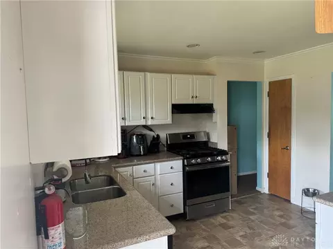 Kitchen - 1232 Dellinger Dr, Fairborn, OH 45324 photo 2 of 4