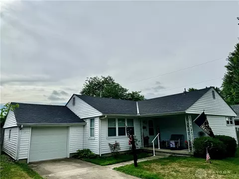 1232 Dellinger Dr, Fairborn, OH 45324