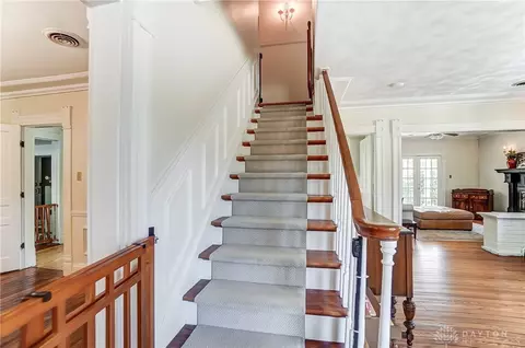 Entry Way - 155 E Franklin St, Centerville, OH 45459 photo 2 of 3