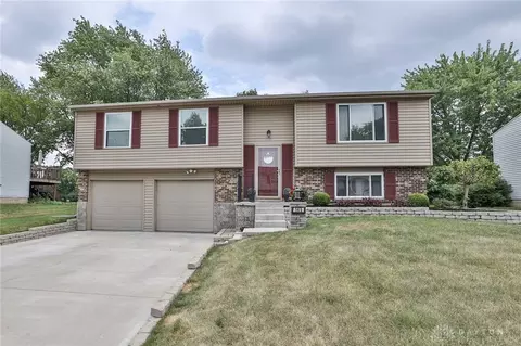145 Lexington Farm Rd, Englewood, OH 45322