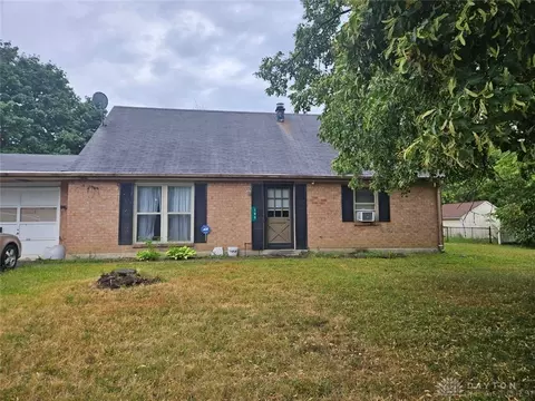 196 Katy Ln, Englewood, OH 45322