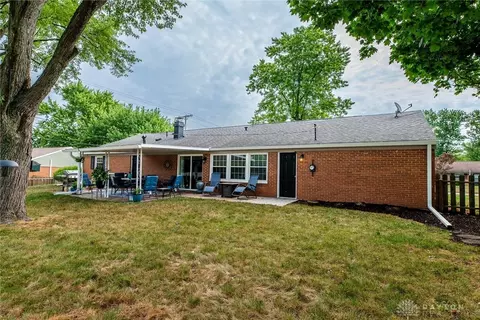 Exterior - 225 Annette Dr, Centerville, OH 45458 photo 8 of 9