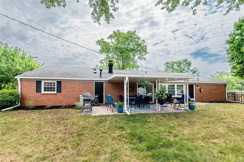 Exterior - 225 Annette Dr, Centerville, OH 45458 photo 7 of 9