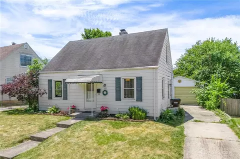 Exterior - 1957 E Bataan Dr, Dayton, OH 45420 photo 3 of 7