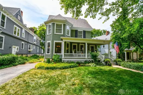719 Oakwood Ave, Oakwood, OH 45419