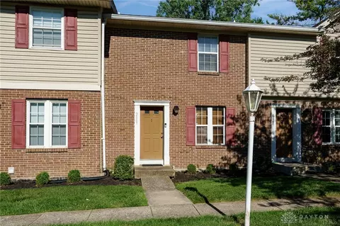 2087 Chapel Dr, Fairborn, OH 45324