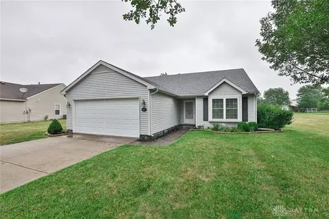 7138 Country Walk Dr, Franklin, OH 45005