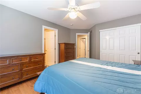 Bedroom - 524 Stanley Ave, Cincinnati, OH 45226 photo 4 of 7