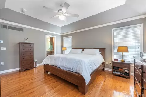 Bedroom - 524 Stanley Ave, Cincinnati, OH 45226 photo 2 of 7