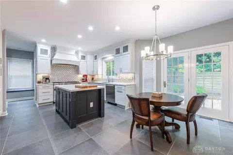 Kitchen - 524 Stanley Ave, Cincinnati, OH 45226 photo 1 of 8