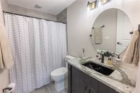 Bath - 524 Stanley Ave, Cincinnati, OH 45226 photo 8 of 8