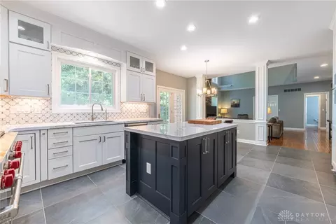 Kitchen - 524 Stanley Ave, Cincinnati, OH 45226 photo 6 of 8