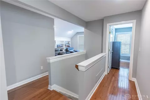 Entry Way - 524 Stanley Ave, Cincinnati, OH 45226 photo 6 of 9
