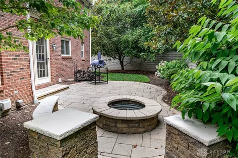 Exterior - 524 Stanley Ave, Cincinnati, OH 45226 photo 6 of 8