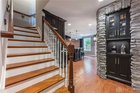 Entry Way - 524 Stanley Ave, Cincinnati, OH 45226 photo 7 of 9