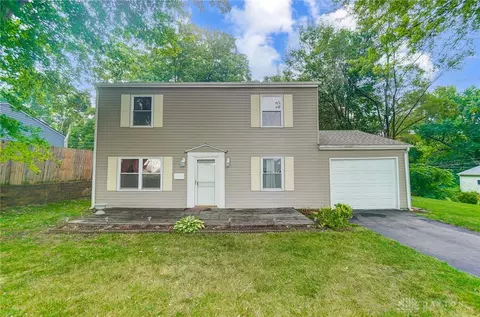 804 Cliffside Dr, New Carlisle, OH 45344