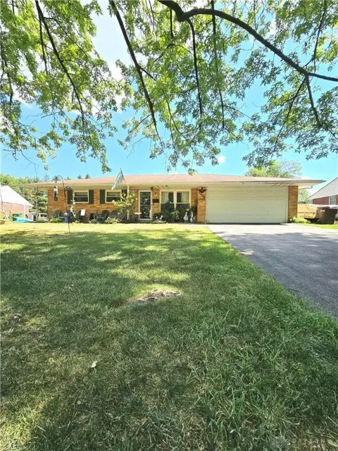 7906 Washington Park Dr, Dayton, OH 45459