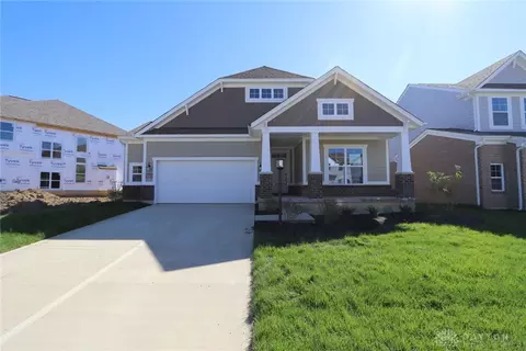 431 Carleton Dr #177, Sugarcreek Township, OH 45440