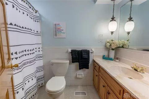Bath - 7685 Duffield Cir, Centerville, OH 45459 photo 3 of 4