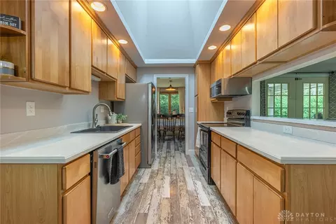 Kitchen - 7685 Duffield Cir, Centerville, OH 45459 photo 4 of 6