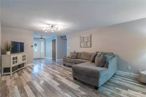 Living - 7685 Duffield Cir, Centerville, OH 45459 photo 3 of 5